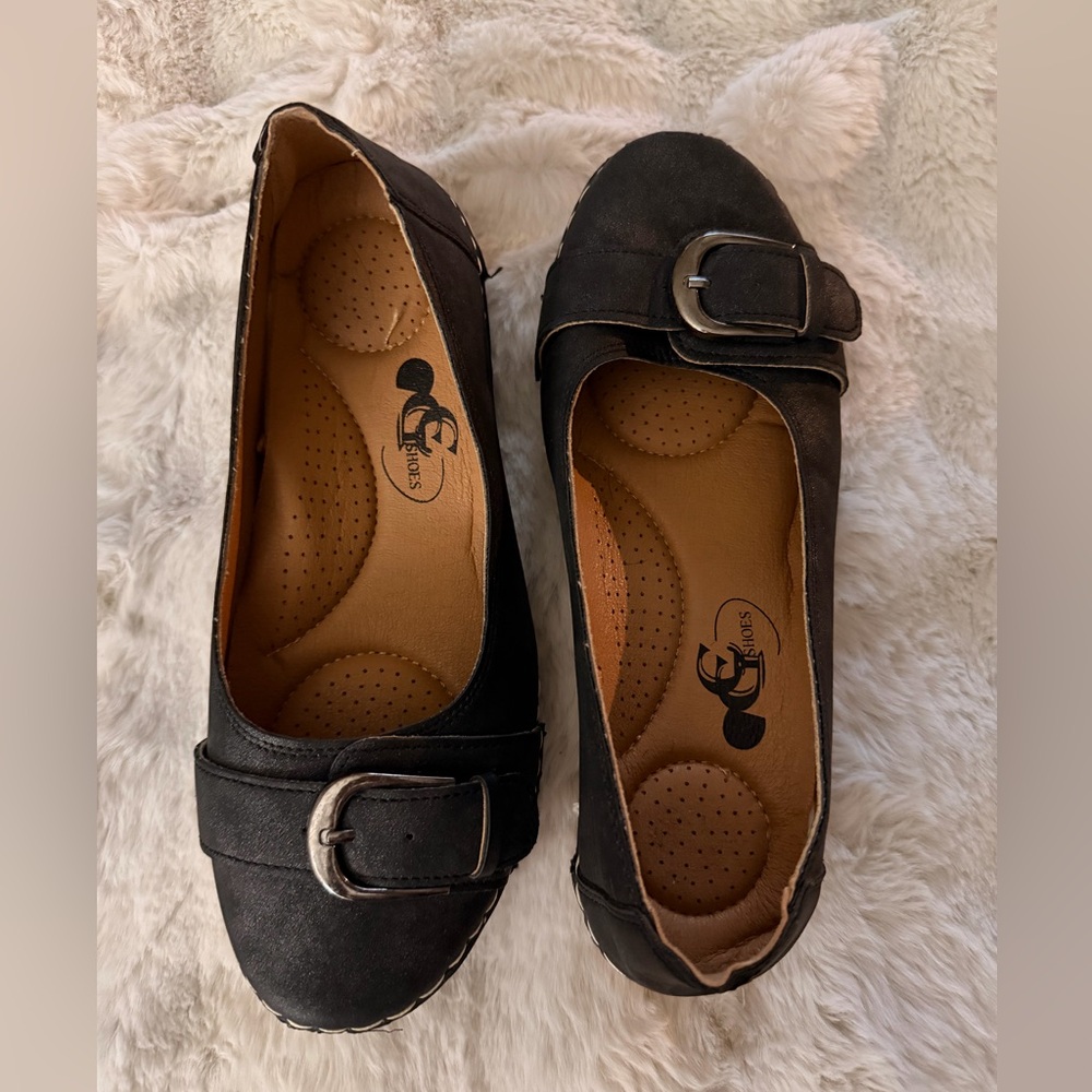 Stylish Black Women's Shoes with Buckle